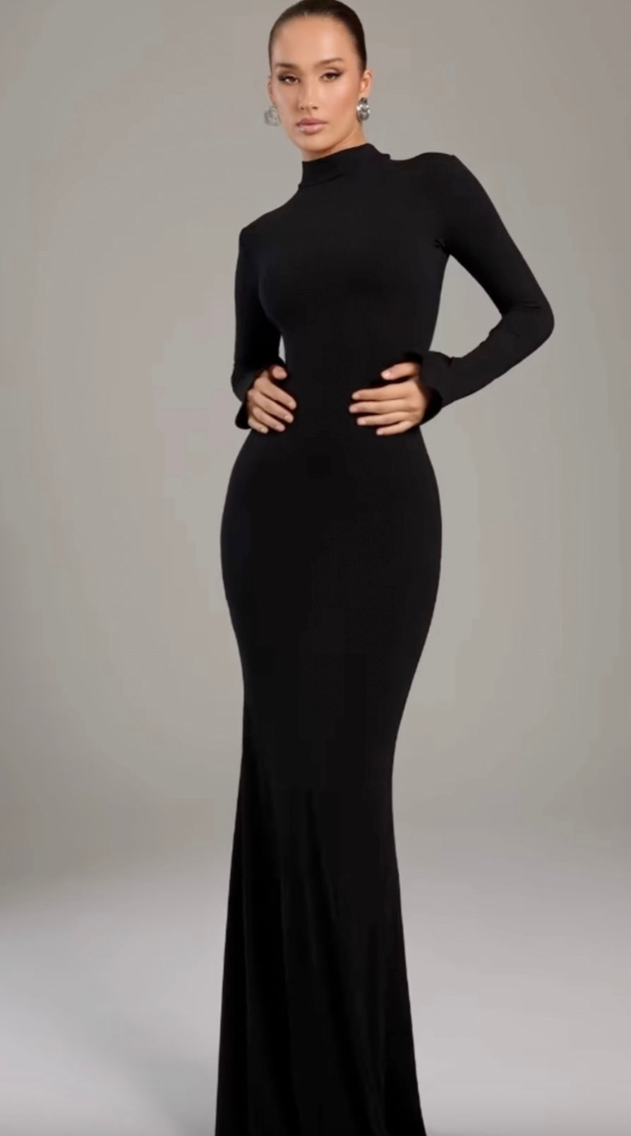 Noire|Turtleneck Maxi Dress