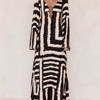 Flattering V-Neckline Unique Printed V Tie Ring Maxi Dress