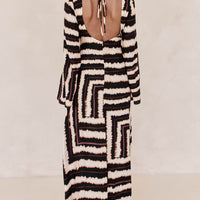 Flattering V-Neckline Unique Printed V Tie Ring Maxi Dress